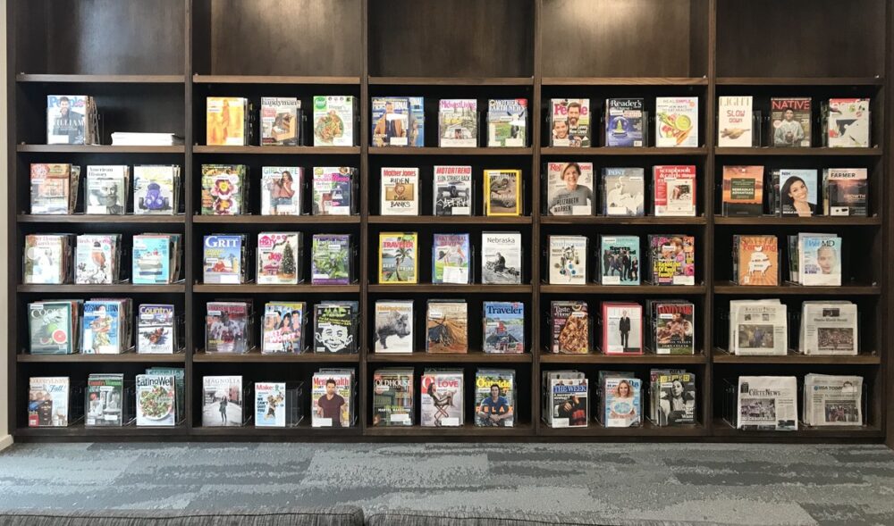 magbox acrylic display for magazines & newspapers