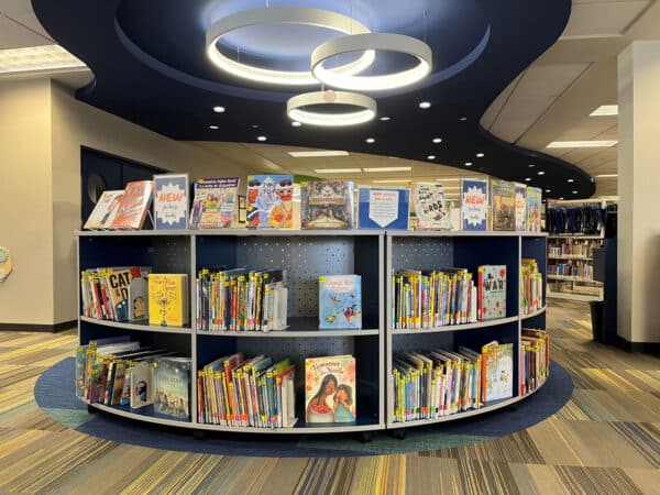 Muskego Curved Shelving