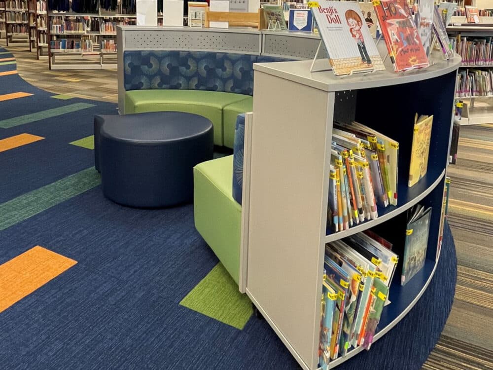 Muskego Curved Shelving
