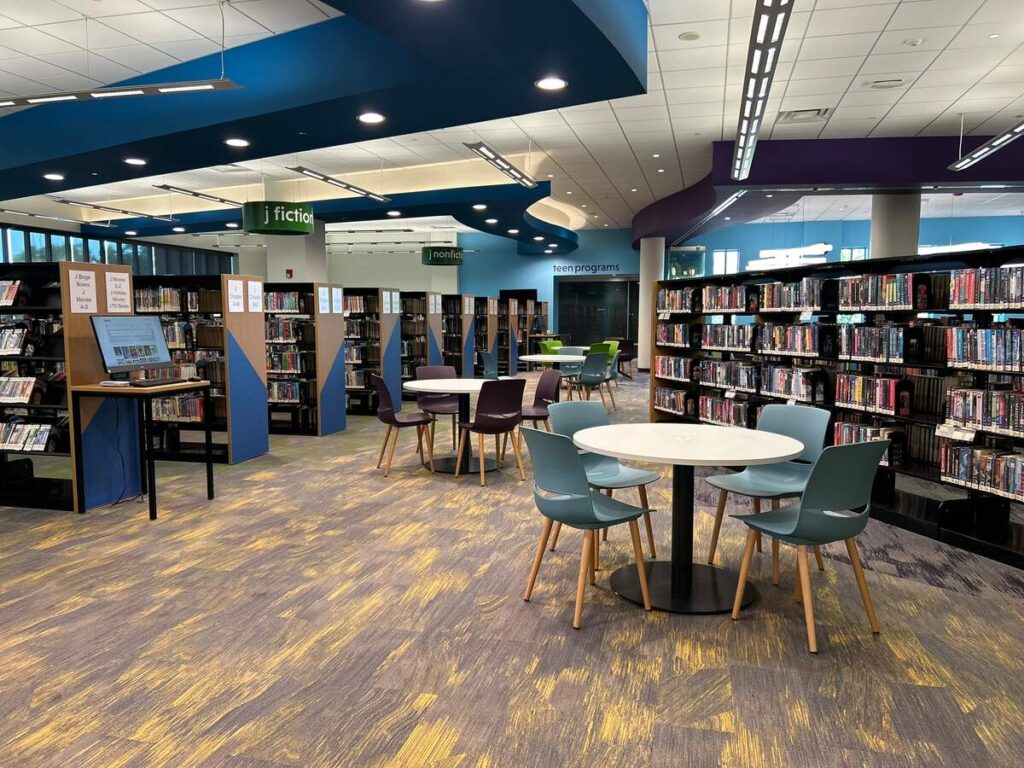 Tinley Park Public Library and seating