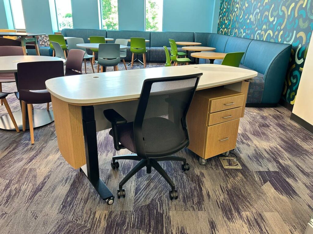 Tinley Park Public Library Seating Teen Area Desk